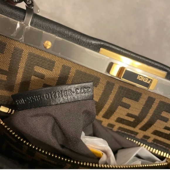 Fendi - Peekaboo black bag authentic with certificate & clear strip - Picture 5 of 14